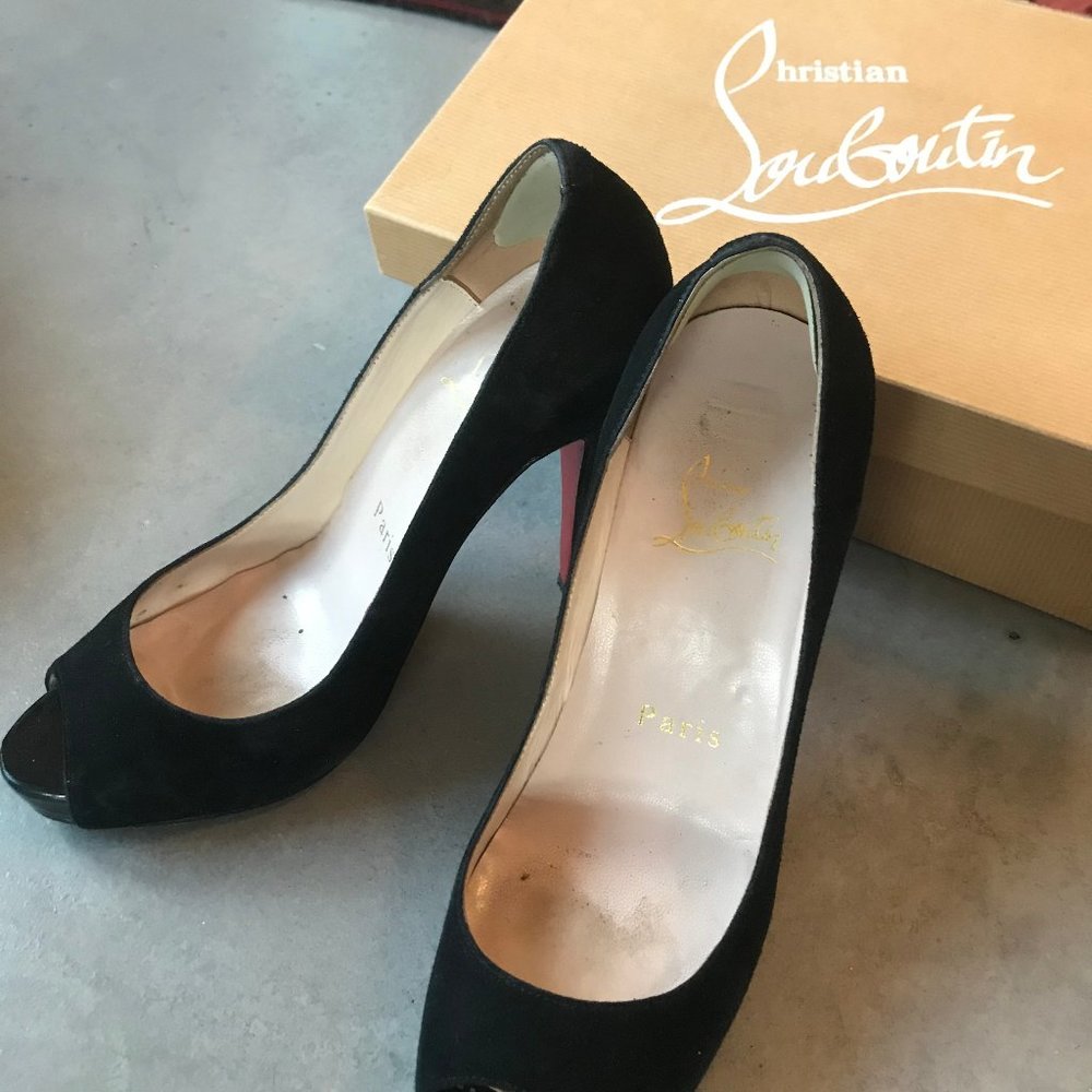 Christian Louboutin Very Privé Black Peep Toe
